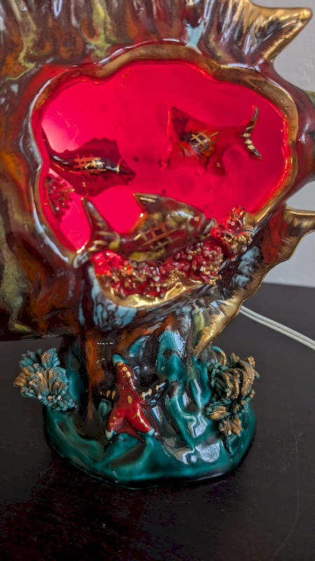Détail décor marin intérieur coraux et poissons lampe veilleuse Vallauris