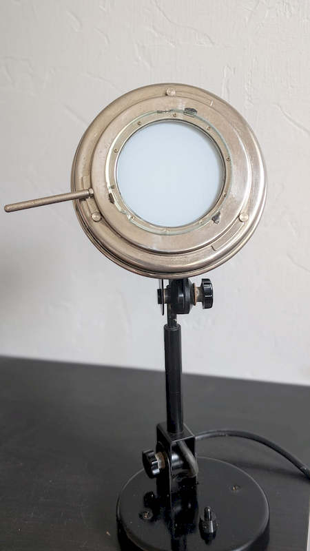 Lampe diaphragme a iris