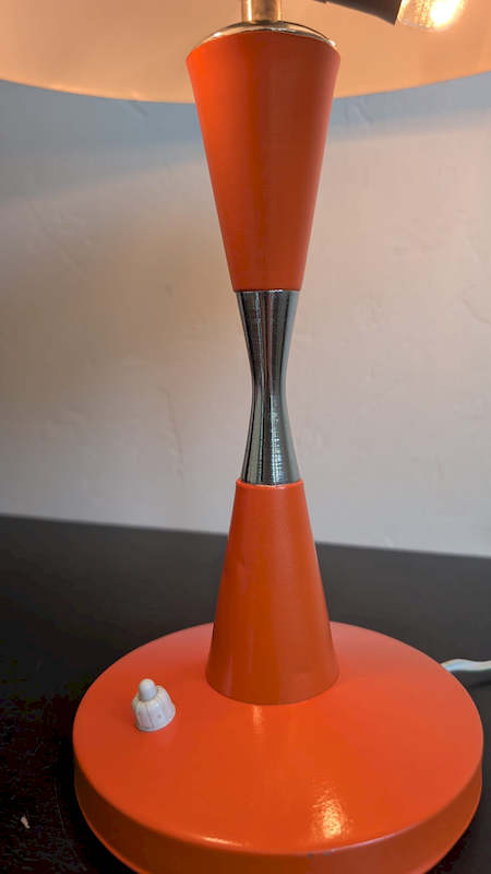 Zoom sur les micro-bosselures d'authenticité dôme lampe mushroom vintage