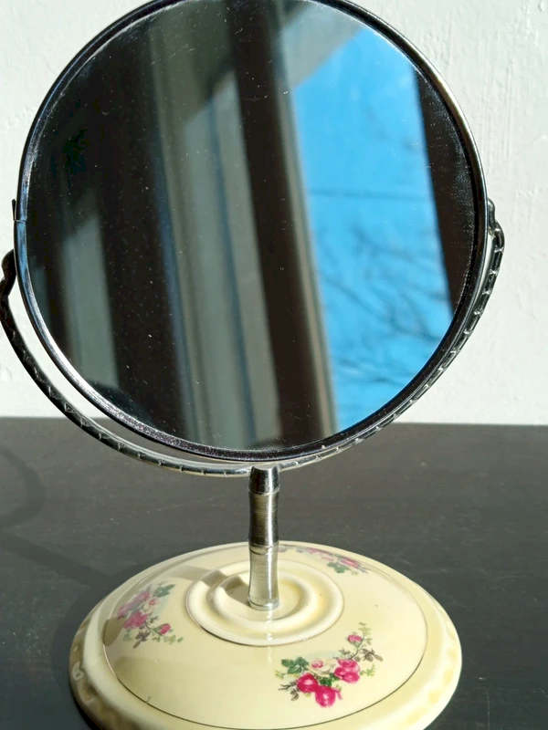 Miroir de Table Vintage en Porcelaine – Décor Floral et Pied Festonné – Image 2