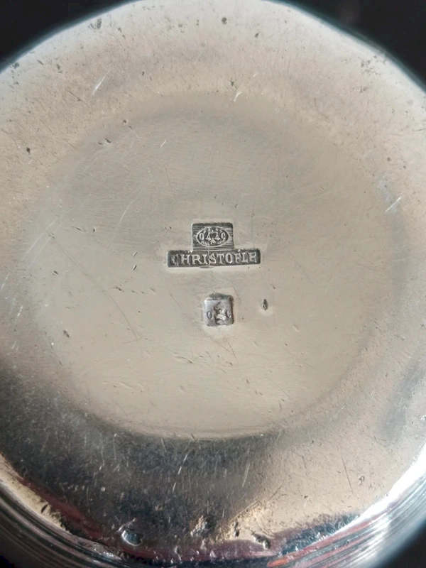 Details poincons authenticite Christofle sur timbale de bapteme vintage