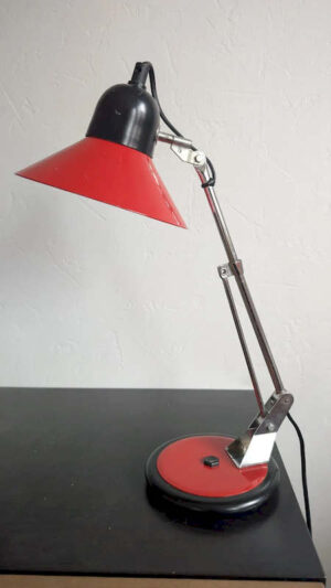 Vue d'ensemble de la lampe vintage de fabrication française éteinte