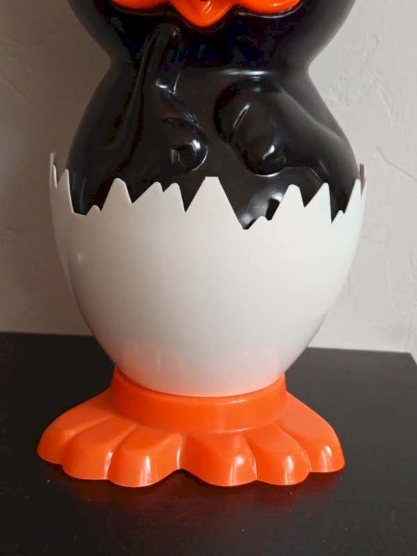 Décoration rétro nostalgique avec le grand Caliméro objet déco vintage