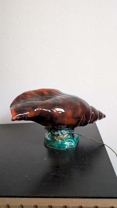 Luminaire rétro Veilleuse Coquillage Iridescente Vallauris – Décor Marin Envoûtant – Image 7