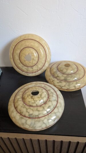 Lot de 3 globes en verre de Clichy vintage jaunes et blancs en forme de corolle