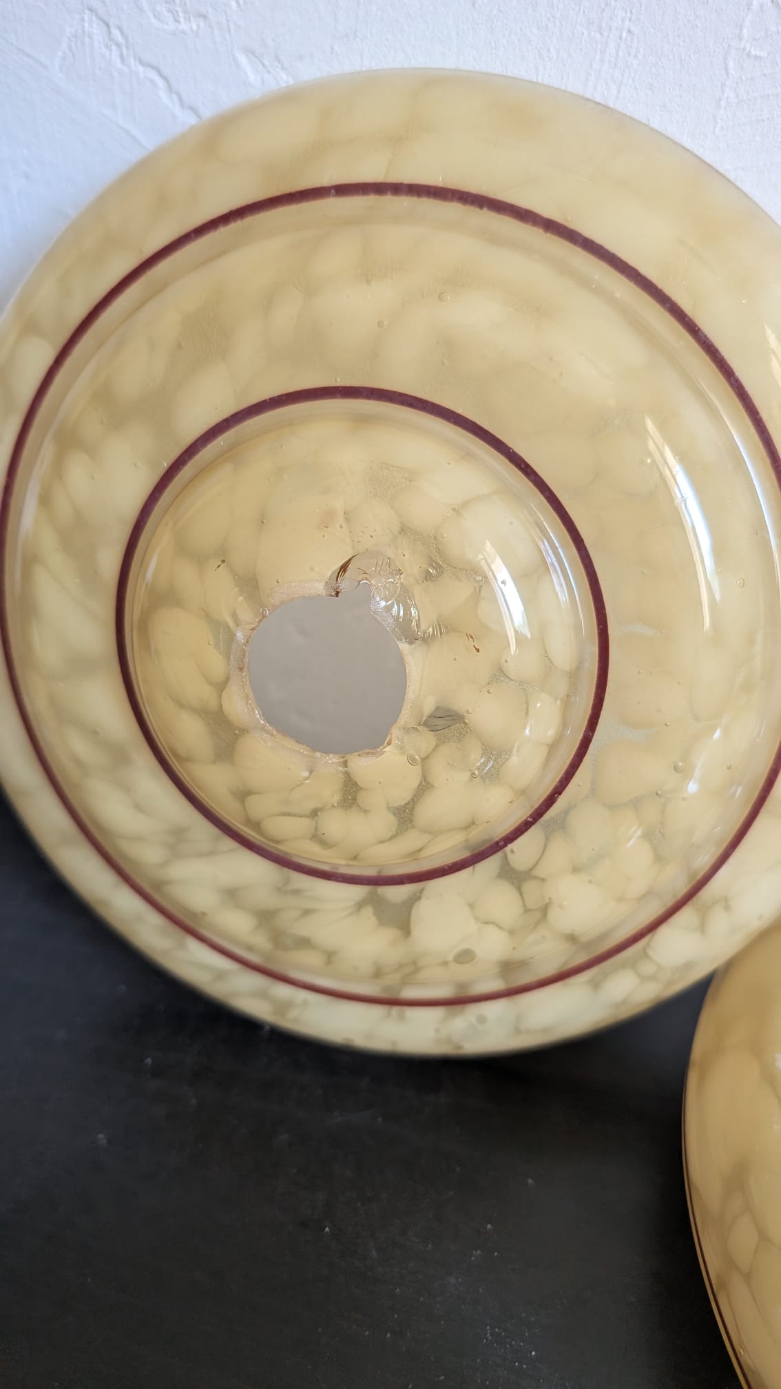 Lot de 3 Globes en verre de Clichy vintage – Forme Corolle Jaune & Blanc – Style Saisissant – Image 6