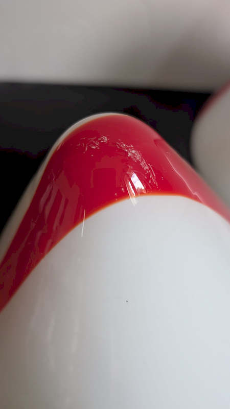 Détail de la patine avec trace de surface sur le premier verre de Murano