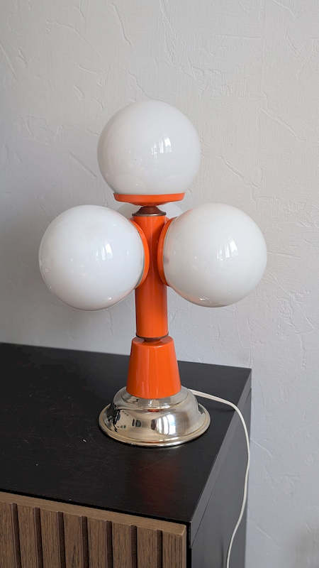 Luminaire vintage orange design atomique iconique Space Age