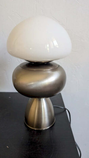 Lampe champignon vintage en métal satiné et verre opalin blanc