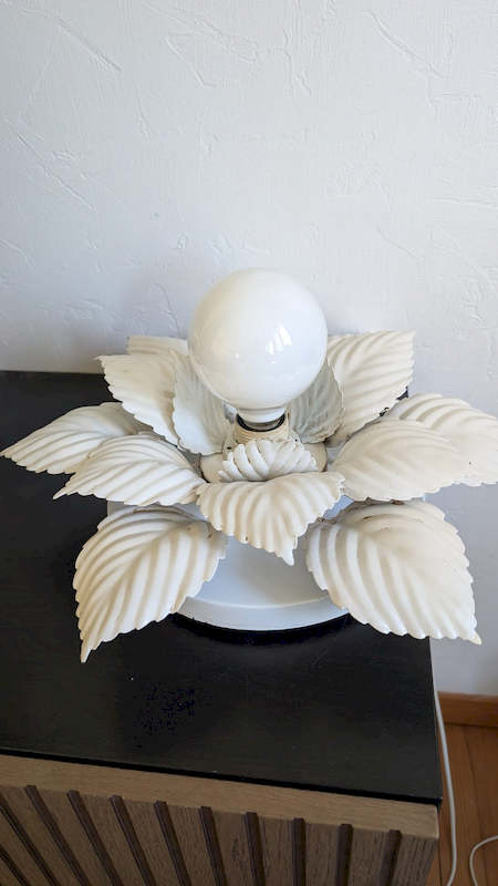 Design organique de la lampe vintage fleur esprit lotus ou nénuphar