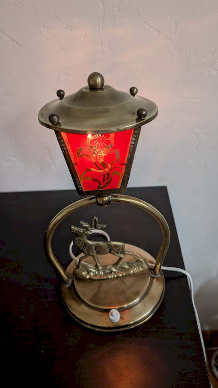 Structure laiton et verre rouge décor floral luminaire vintage