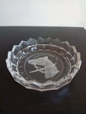 Vide-poche vintage en verre irisé avec tête de cheval sculptée