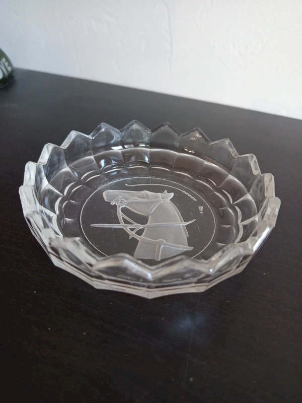 Dimensions du vide-poche vintage cheval mesurées à 13,5 cm