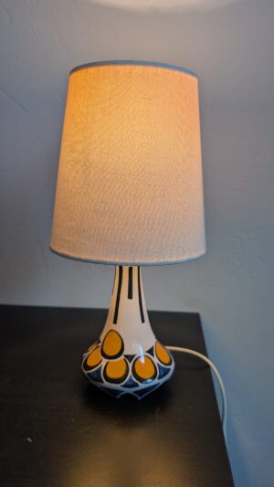 lampe-henri-delcour-allumee-eclairage-ambiance