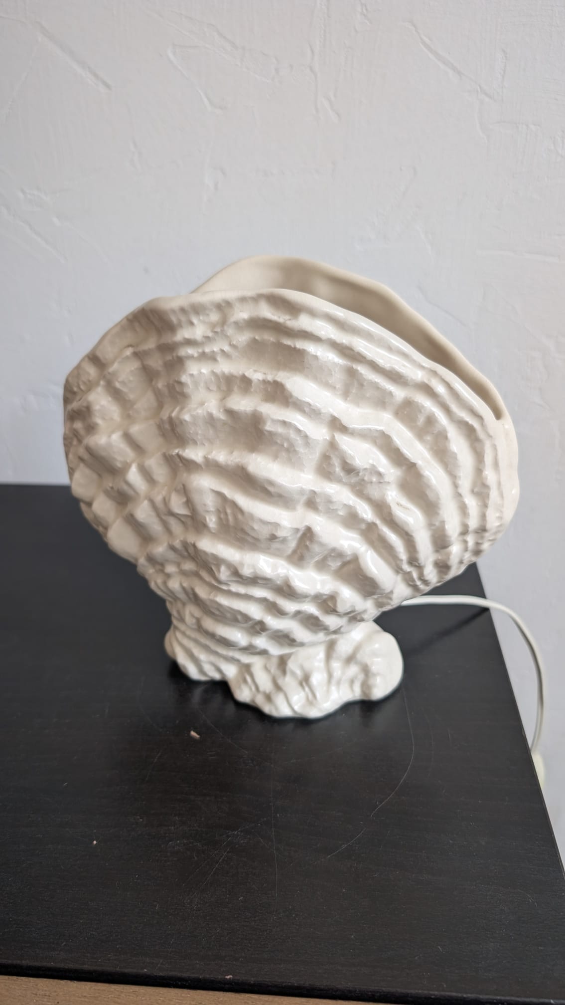 Lampe coquillage céramique faïence émaillée blanc crème éteinte